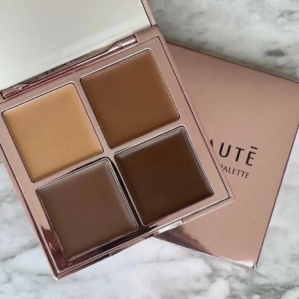 NIB ACE BEAUTE Sculptingn and contour palette